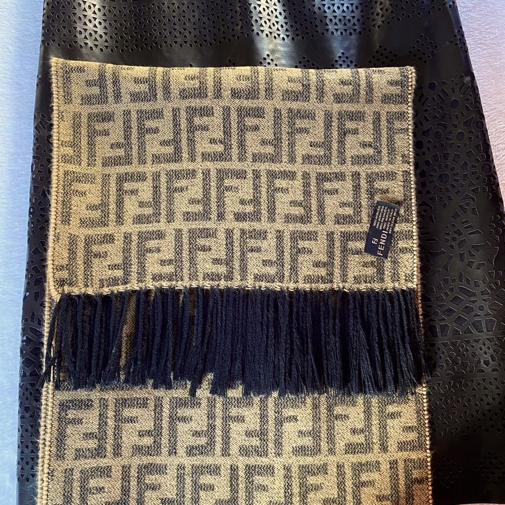Fendi Scarf Fendi Muffler